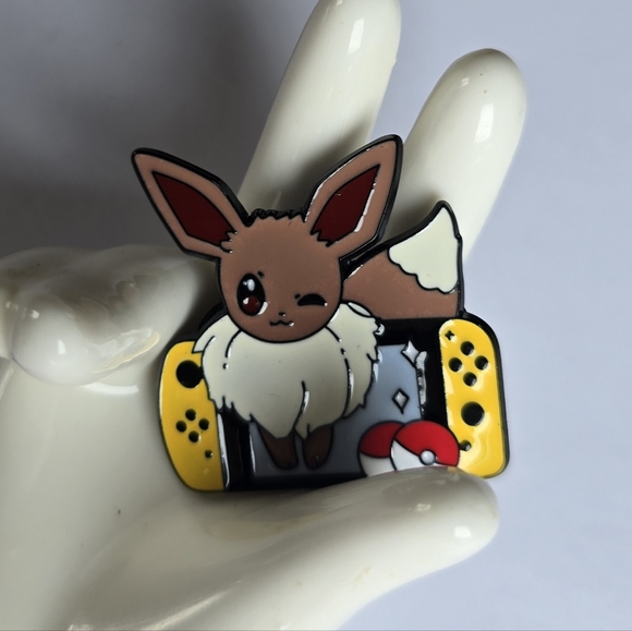 πΉοΈ Eevee Nintendo Switch Pin - Picture 4 of 6